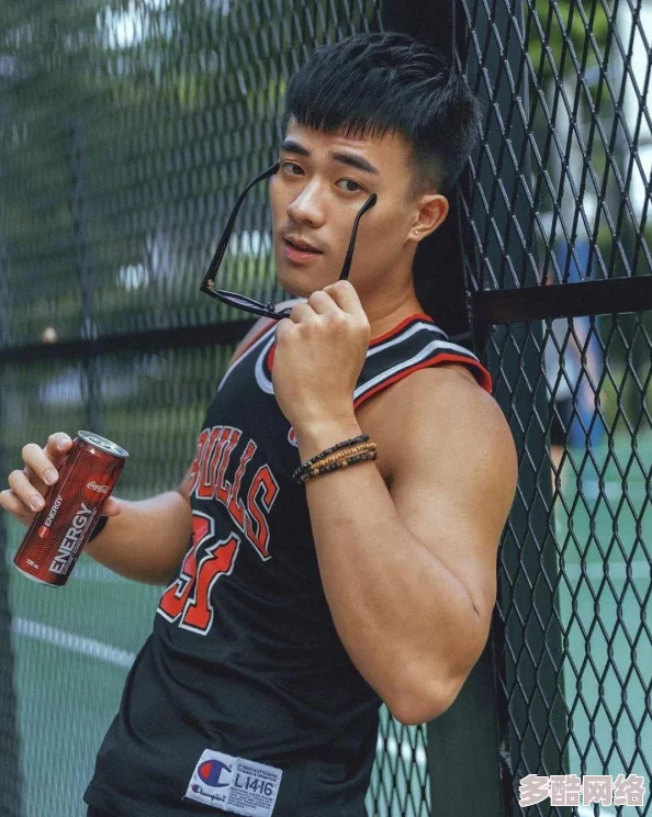 体育生Gay脱裤子-自-慰-感受:用户评价称“真实体验,情感深刻,强烈推荐分享” 体育生Gay脱裤子-自-慰-感受:用户评价称“真实体验,情感深刻,强烈推荐分享”