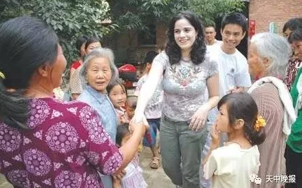 保安情缘老王和许静的人物性格：正能量满满，彼此相互扶持共同成长